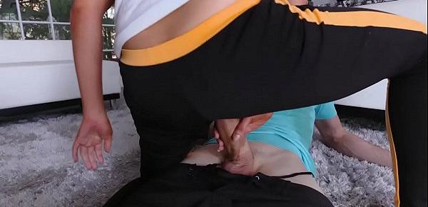  Alex screw Marie McCays pussy balls deep on her rip leggings